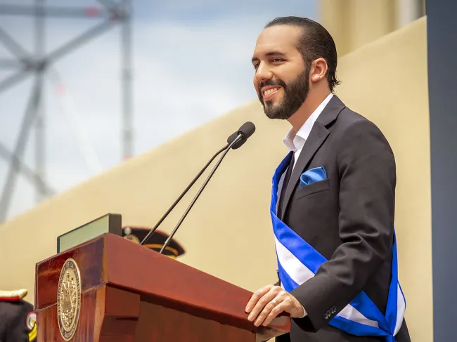Nayib Bukele se dirige a los salvadoreños durante el Traspaso de Mando Presidencial 2019.